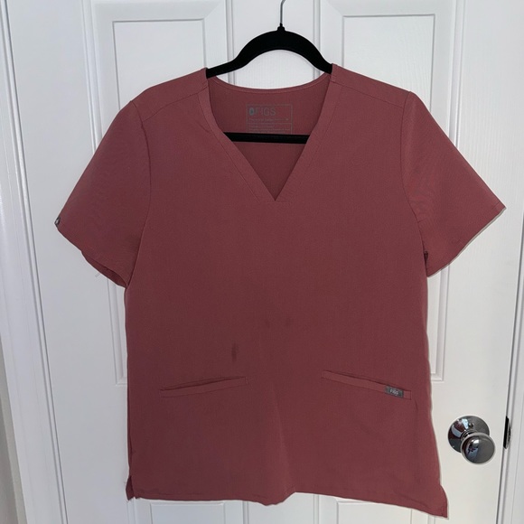 Figs women’s three pocket scrub top. - Picture 1 of 4